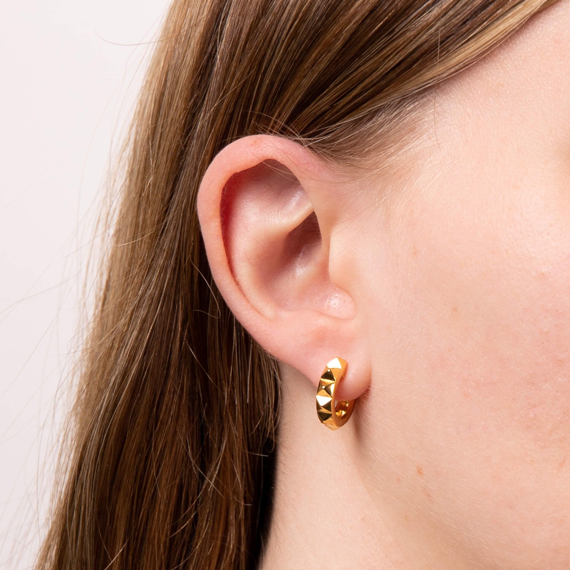miggy-mac-gold-plated-hoop-earrings-model